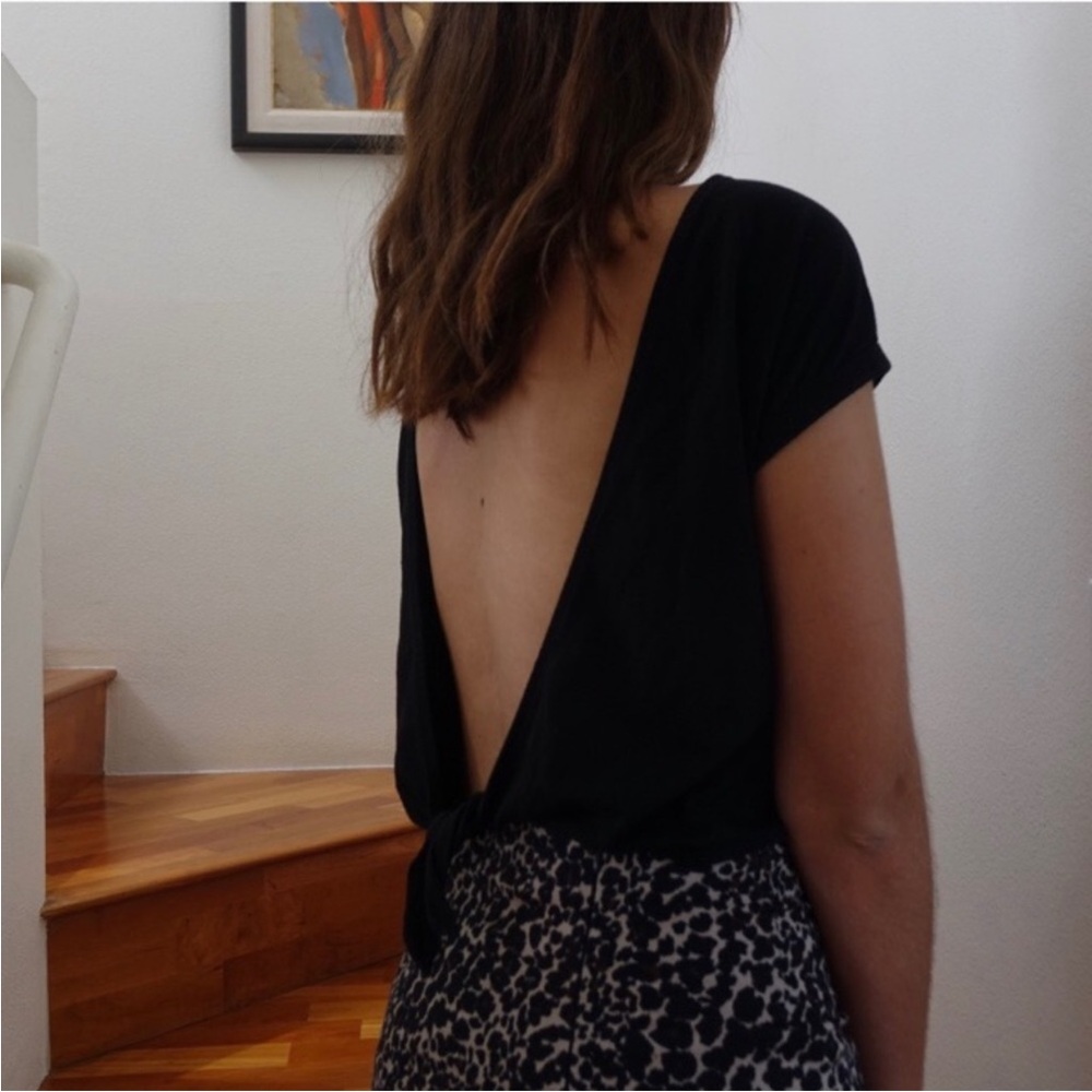 Aritzia Wilfred Black Open-Back Tee